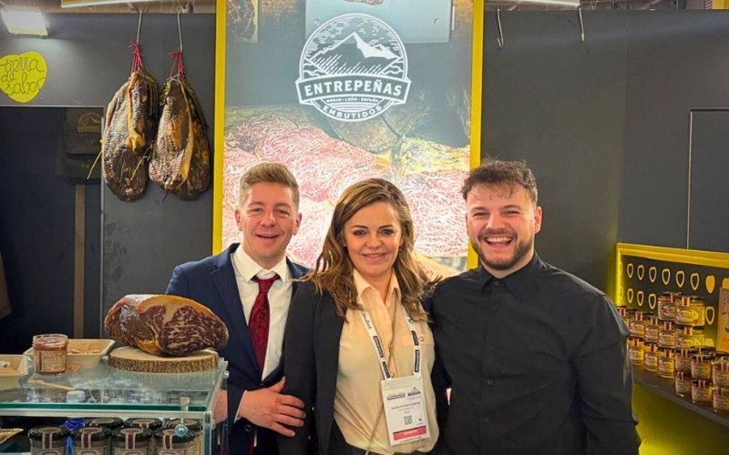 Stand de Embutidos Entrepeñas en Alimentaria 2026