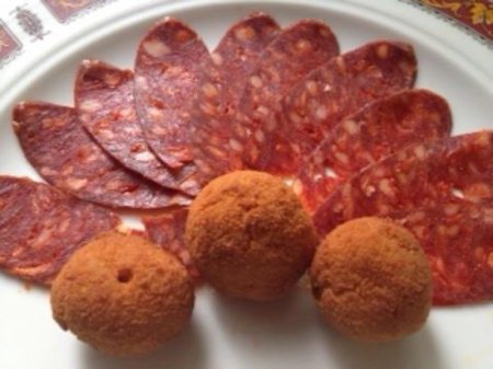 Croquetas con chorizo de León picante